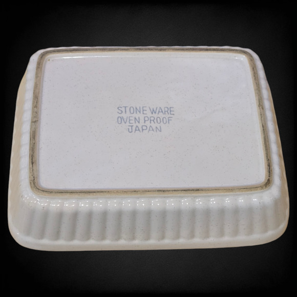 Vintage Stoneware Cream Speckled Japan Ribbed Mini Baking Dish Casserole Pan - Picture 9 of 9